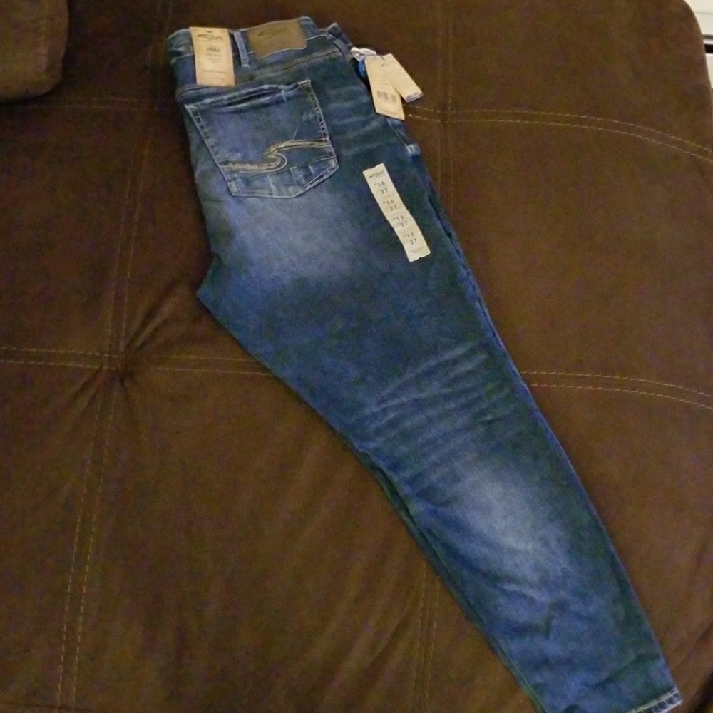 NWT Silver Jeans Aiko 16/27